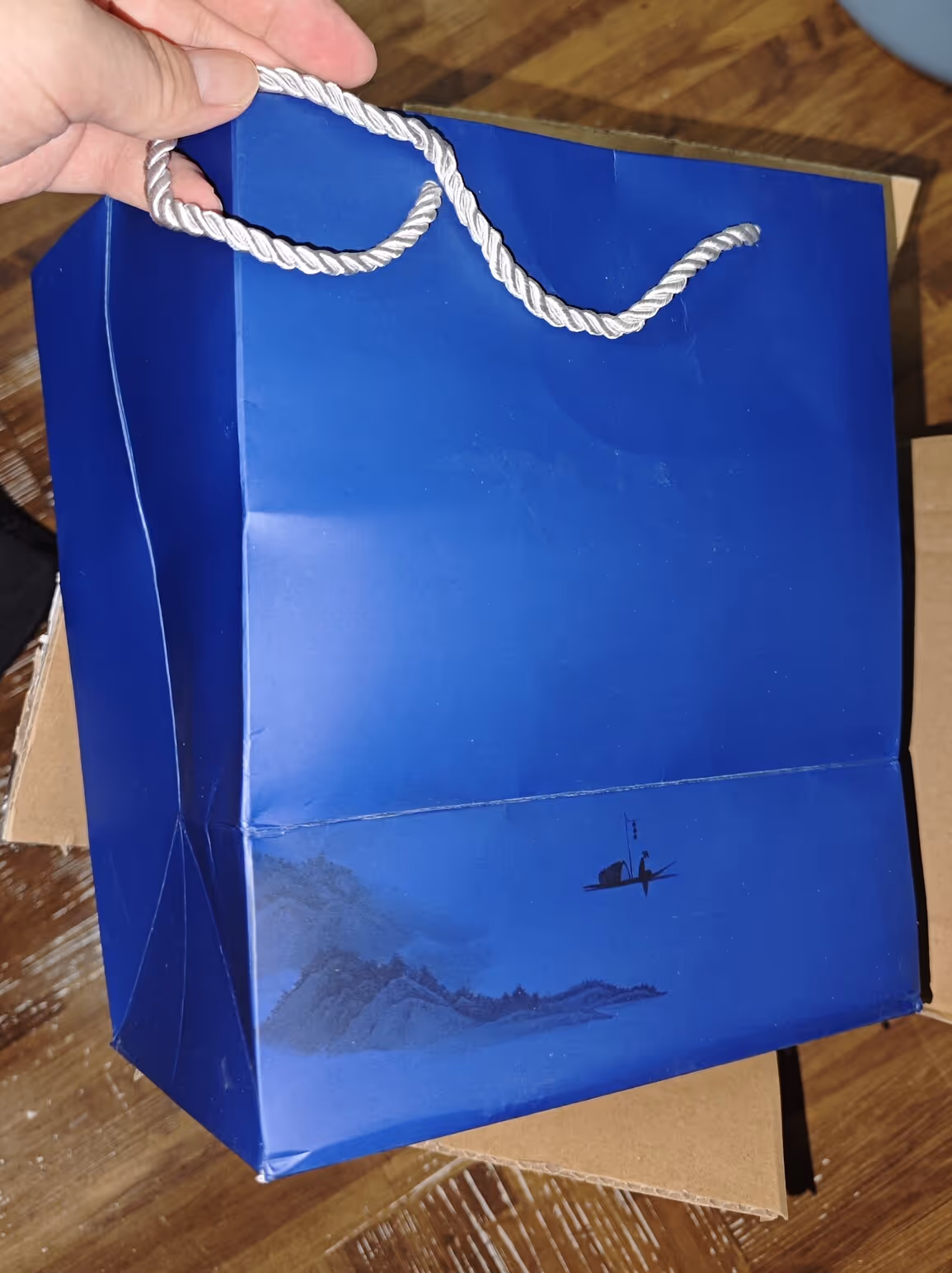 blogsclub_1st_anniversary_merch_unboxing_4.avif